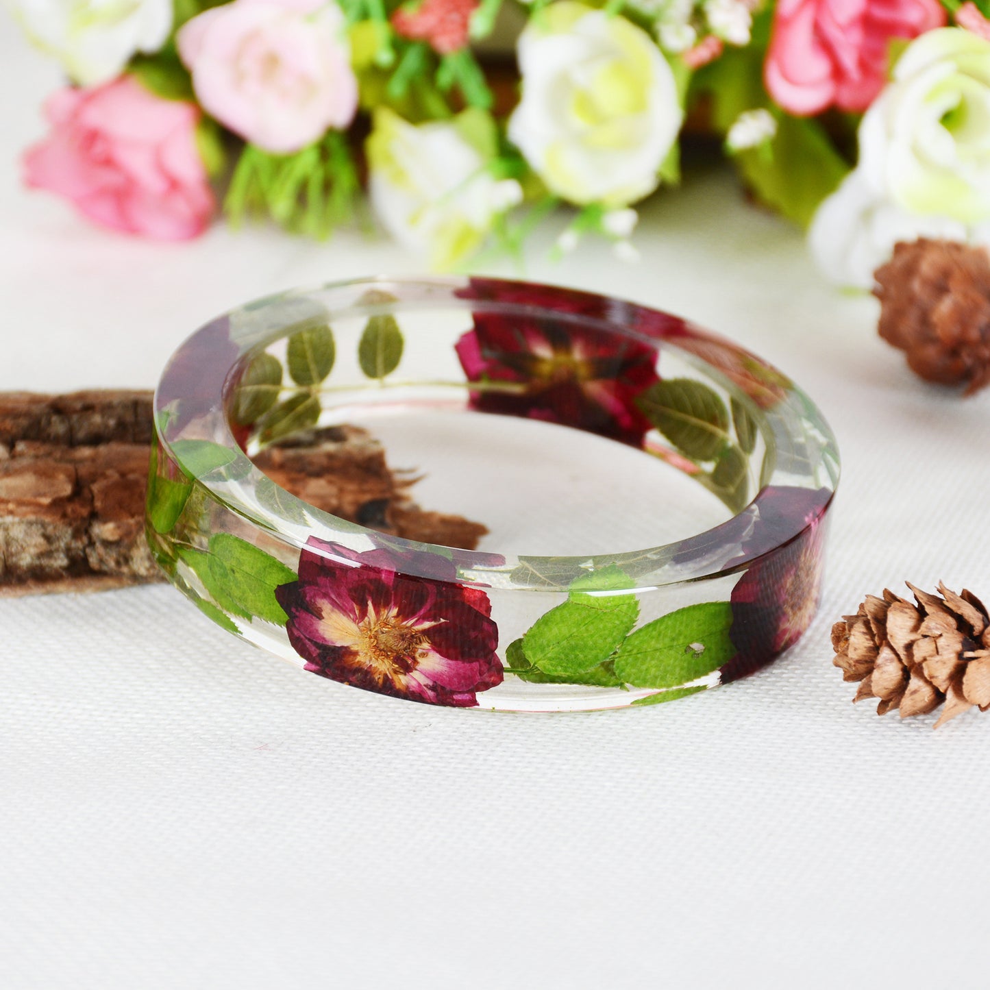 Getrocknete Blumen-Epoxidharz-Armbänder