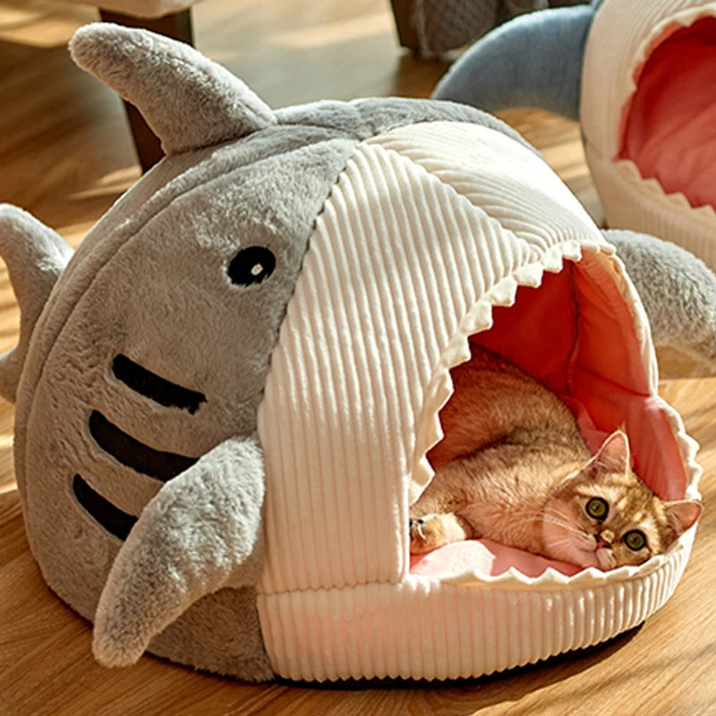 Warm Portable Enclosed Cat Bed
