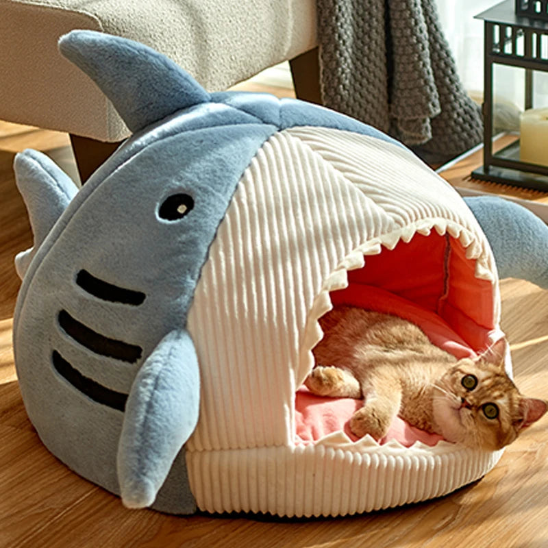 Warm Portable Enclosed Cat Bed