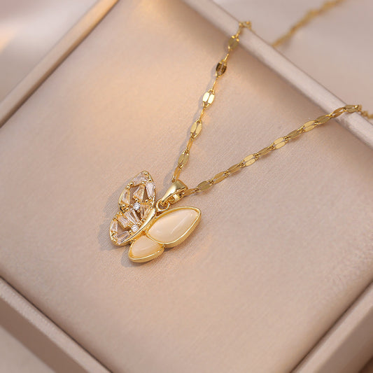 Collier pendentif papillon opale