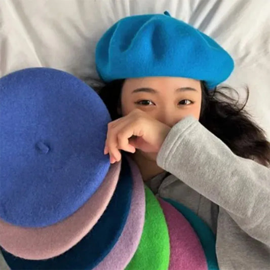 Dicke, warme Wollmütze mit Karomuster in Marineblau für Damen