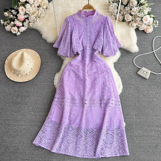 Robe midi florale en maille violette d'été