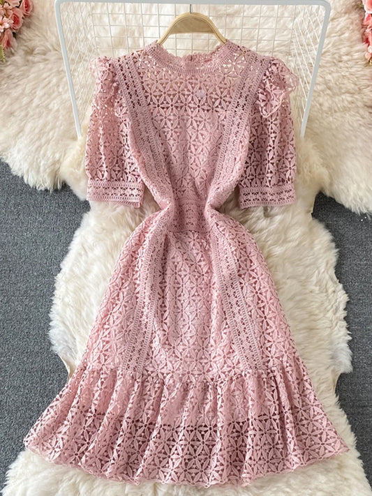 Robe patchwork en dentelle ajourée