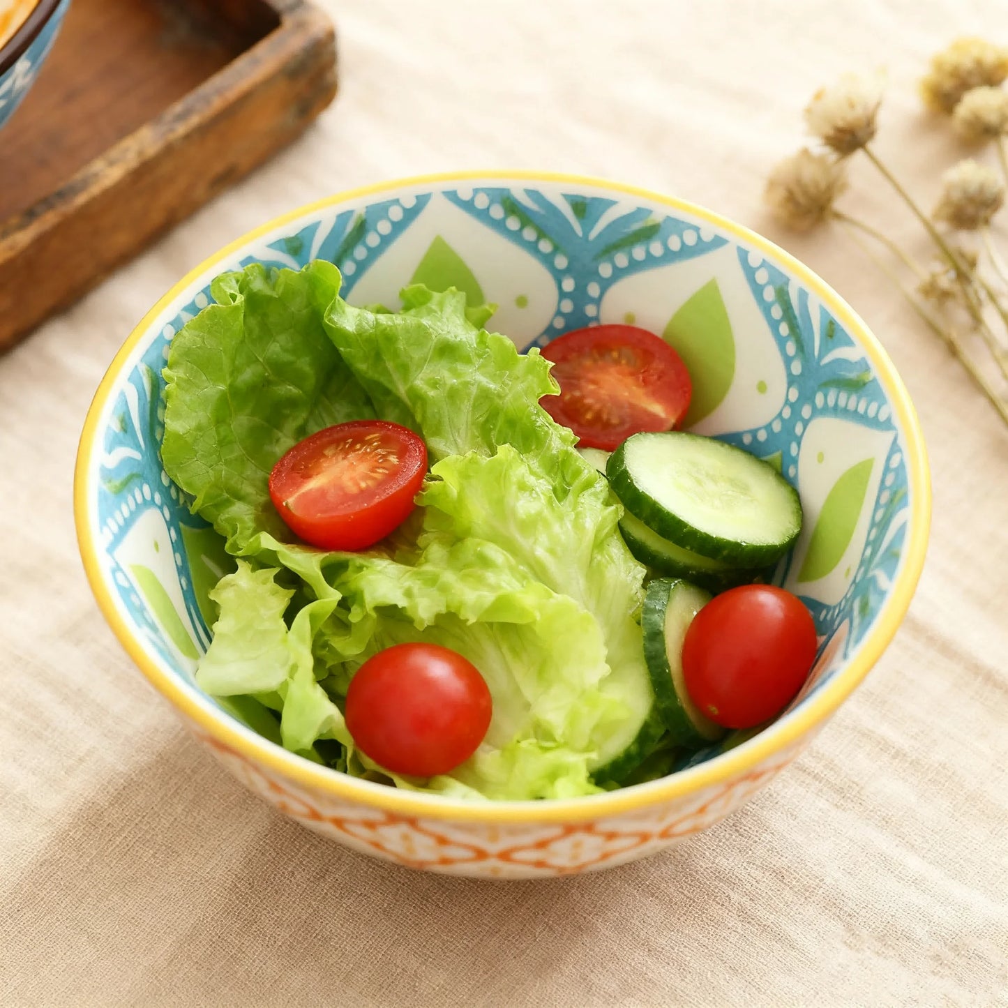 Service de table en porcelaine à bord doré mat