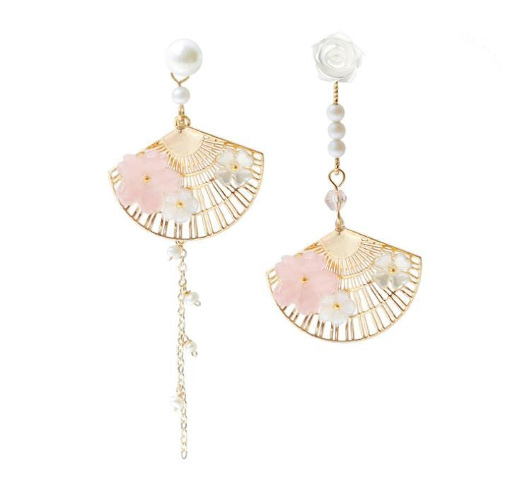 women pearl earrings