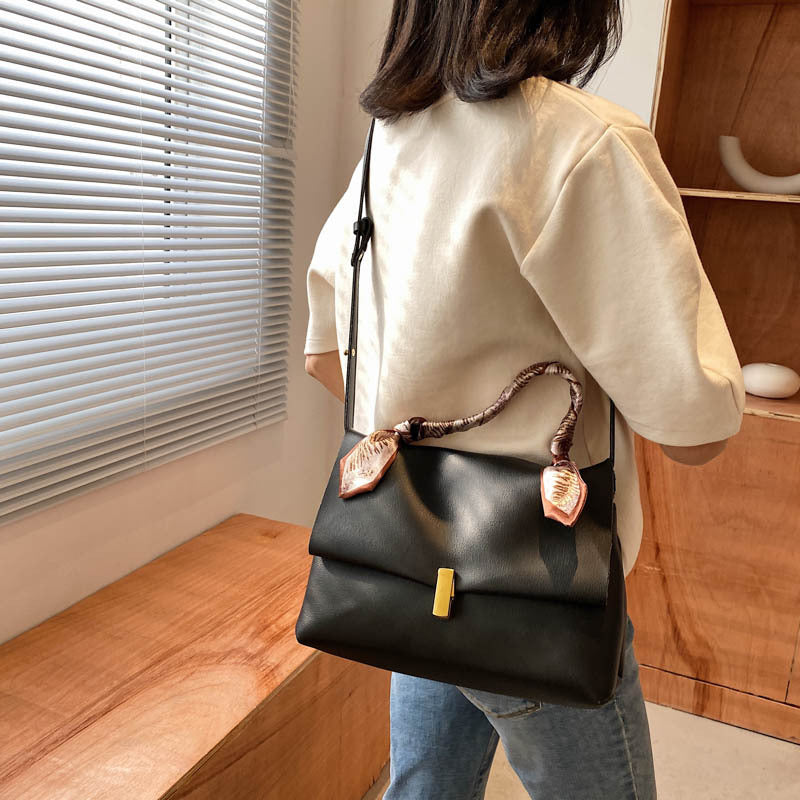 shoulder strap bag