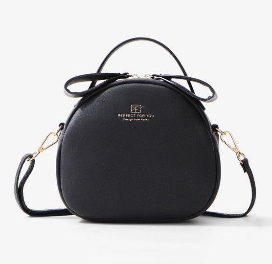 black shoulder bag