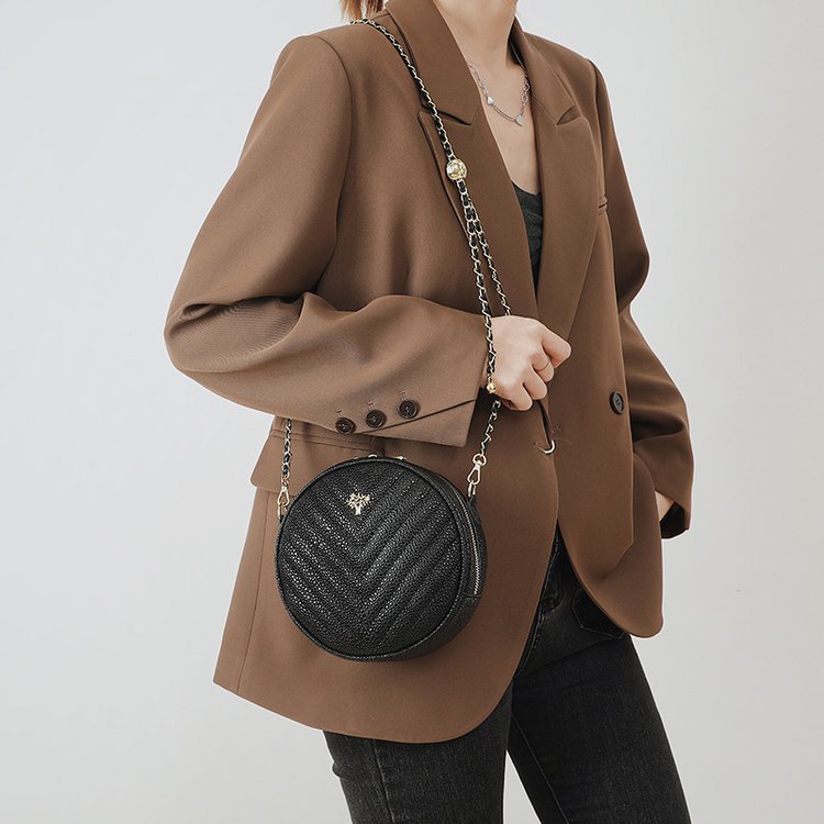 round shoulder bag