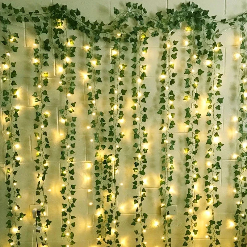 2,3 m lange Kletterpflanze mit Seidenblättern und 2 m langer LED-Lichterkette