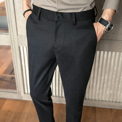 Pantalon formel en tissu de laine coupe slim et ajustée