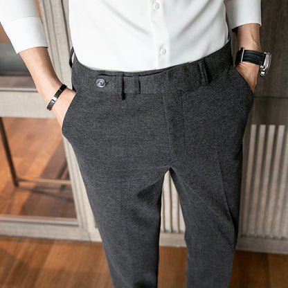 Pantalon formel en tissu de laine coupe slim et ajustée