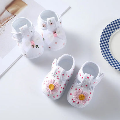 Chaussures à semelle souple avec nœud papillon et fleurs pour bébé fille