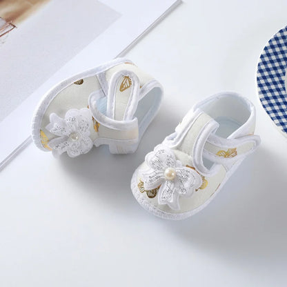 Chaussures à semelle souple avec nœud papillon et fleurs pour bébé fille