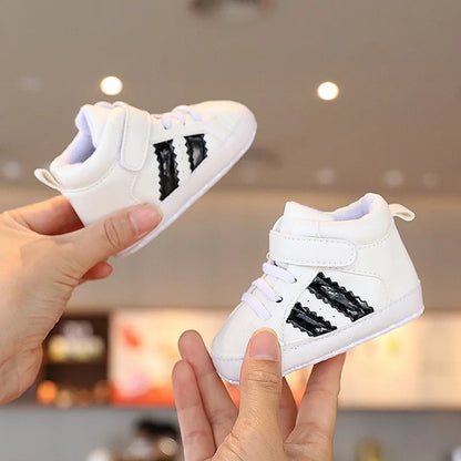 Mehrfarbige Baby-Sneaker aus PU-Leder mit weicher Sohle