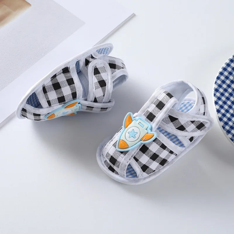 Weiche Babybettschuhe mit Cartoon-Druck für Jungen