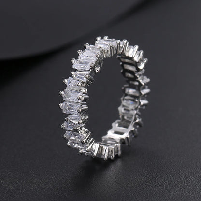 Quadratische Ringe mit Mikropavé und CZ für Damen