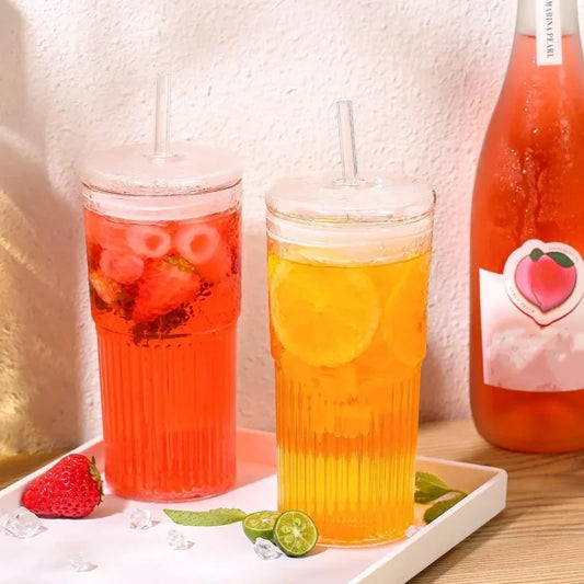 Gobelet en verre rayé de 600 ml avec thé - Couvercle et paille