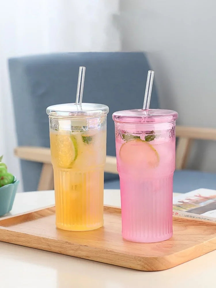 Gobelet en verre rayé de 600 ml avec thé - Couvercle et paille