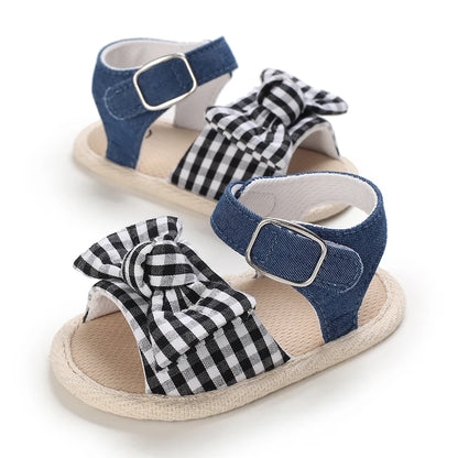 Baby-Mädchen-Sandalen mit weicher Sohle und Blumenmuster