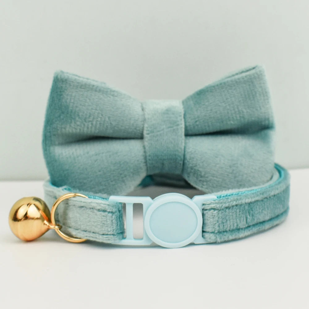 Adjustable Plaid Cat Collar with Bell Pendant