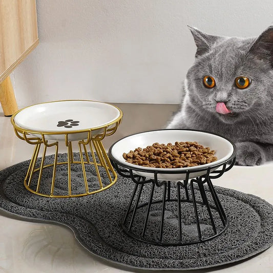 Angehobener Katzennapf mit Metallständer