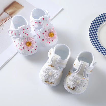 Chaussures à semelle souple avec nœud papillon et fleurs pour bébé fille