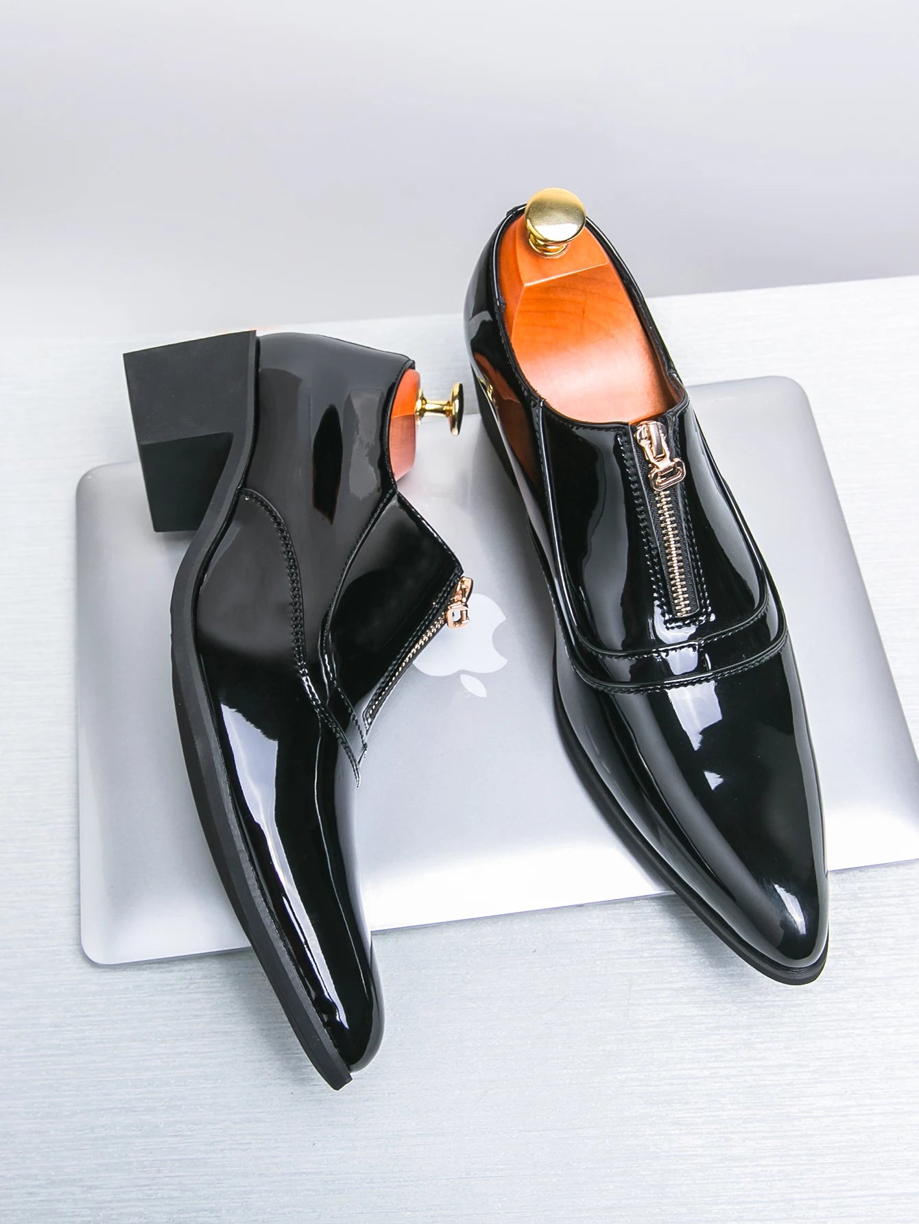 Men's Pointed Toe Chelsea Dress Shoes