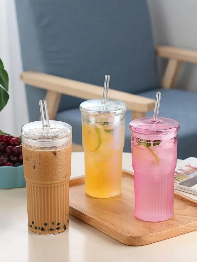 Gobelet en verre rayé de 600 ml avec thé - Couvercle et paille