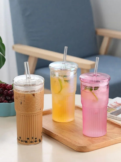 Gobelet en verre rayé de 600 ml avec thé - Couvercle et paille