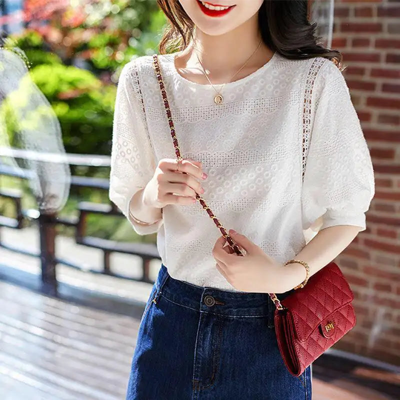 Blouses d'été en dentelle de coton brodée à col rond pour femmes