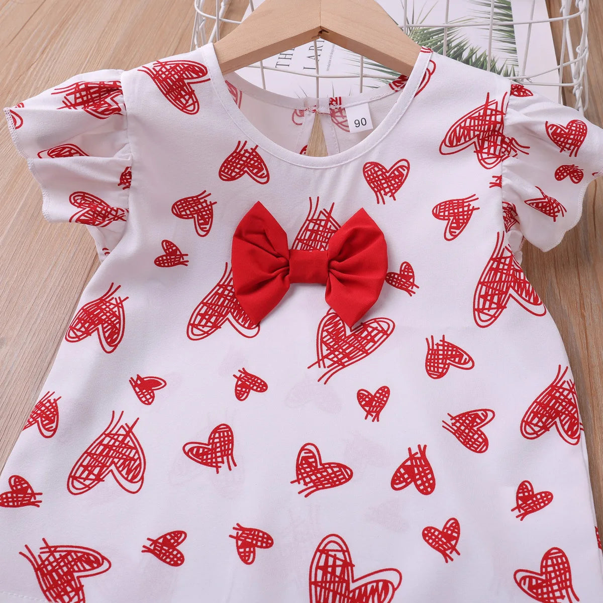 Girls Flying-Sleeve Heart Printed T-Shirt + Shorts