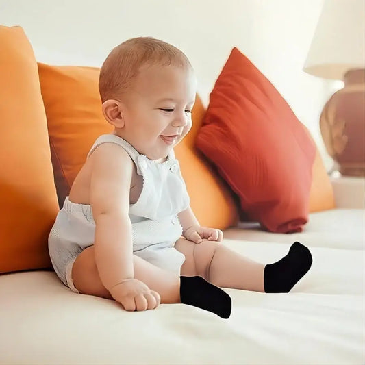 16 Paar geschnittene Söckchen