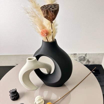 Ensemble de vases en céramique blanche pour la décoration intérieure