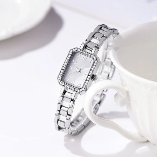 Ladies' Steel Chain Quartz Watch