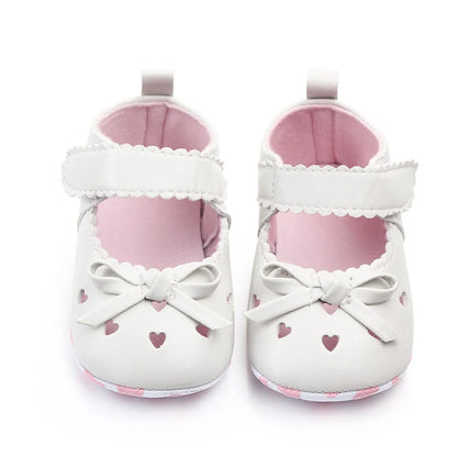 Flache Schuhe für Babys und Mädchen mit weicher Sohle