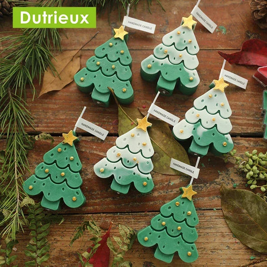 1 x Weihnachtsbaum-Duftkerze.