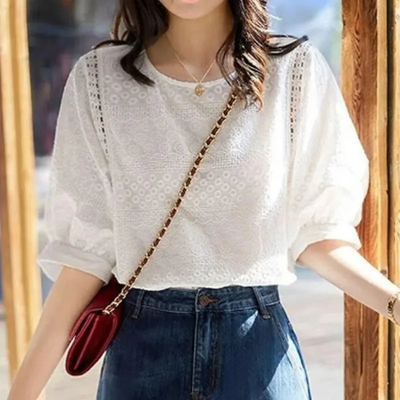 Blouses d'été en dentelle de coton brodée à col rond pour femmes