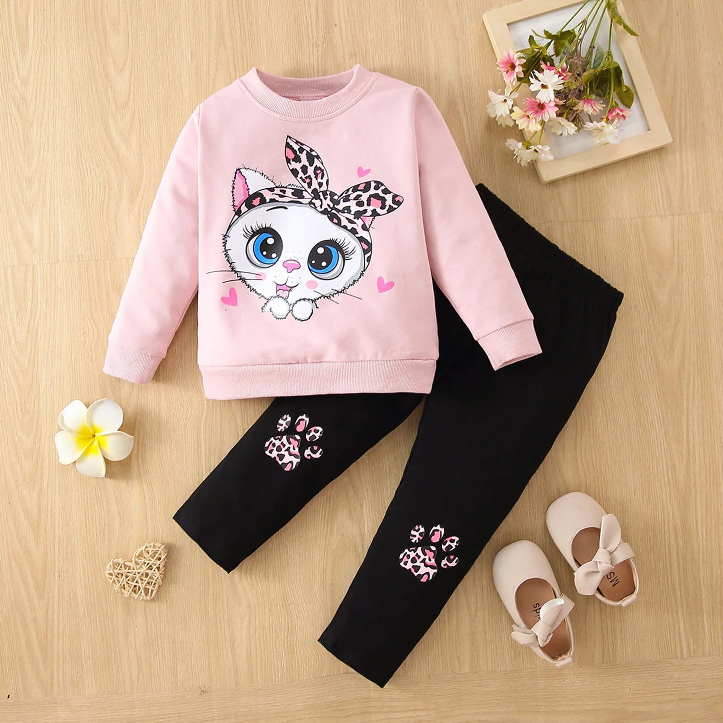 2-teiliges Set aus Sweatshirt und Hose mit Katzenstickerei für Baby Mädchen