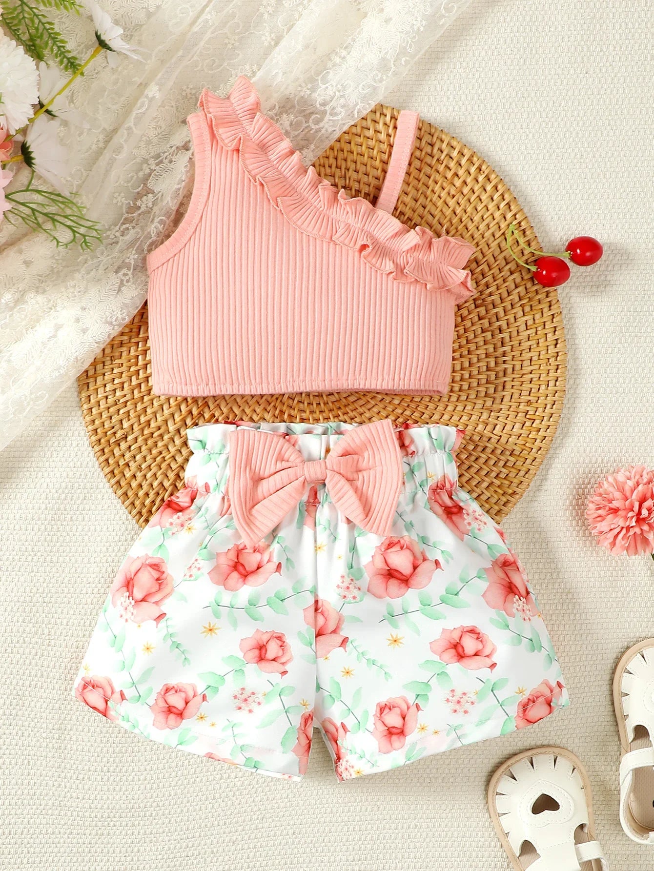 Tenue d'été brodée pour bébé fille