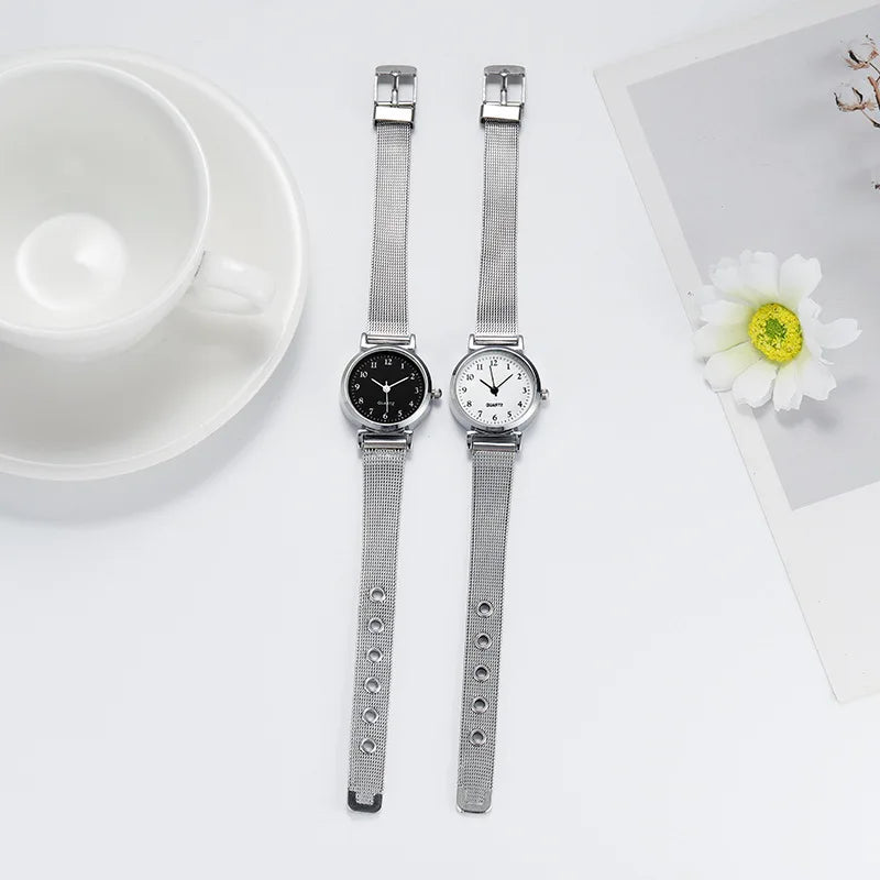 Silberne Armbanduhr für Damen