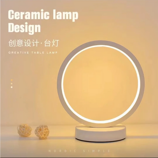 Lampe de table à anneau circulaire LED à intensité variable