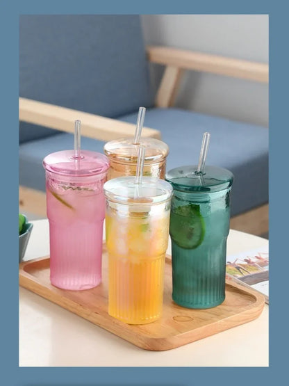 Gobelet en verre rayé de 600 ml avec thé - Couvercle et paille