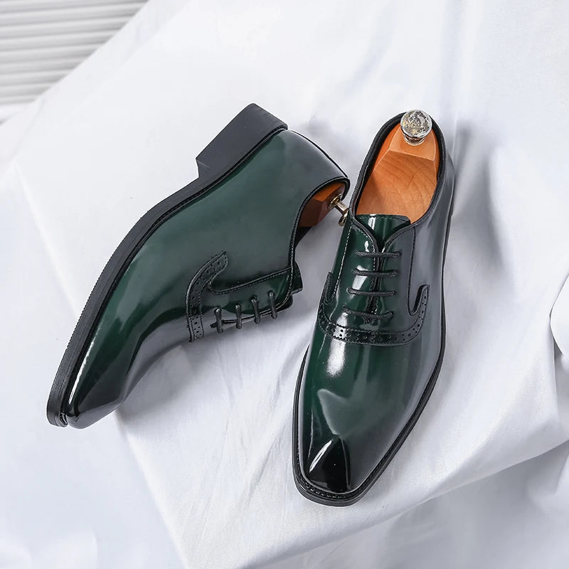 Grüne Oxford-Schuhe aus Lackleder