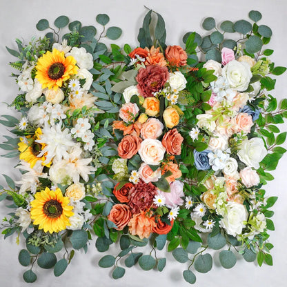 Eleganter künstlicher Blumenhintergrund für die Tischdekoration im Hotel