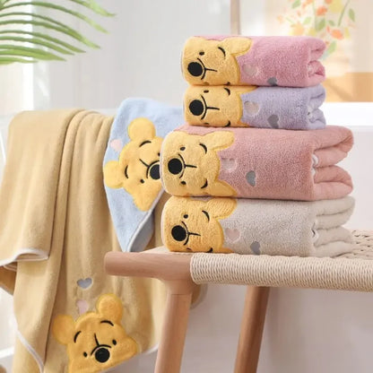 Badetuch-Set mit Cartoon-Motiv „Winnie Bear“ aus Korallensamt