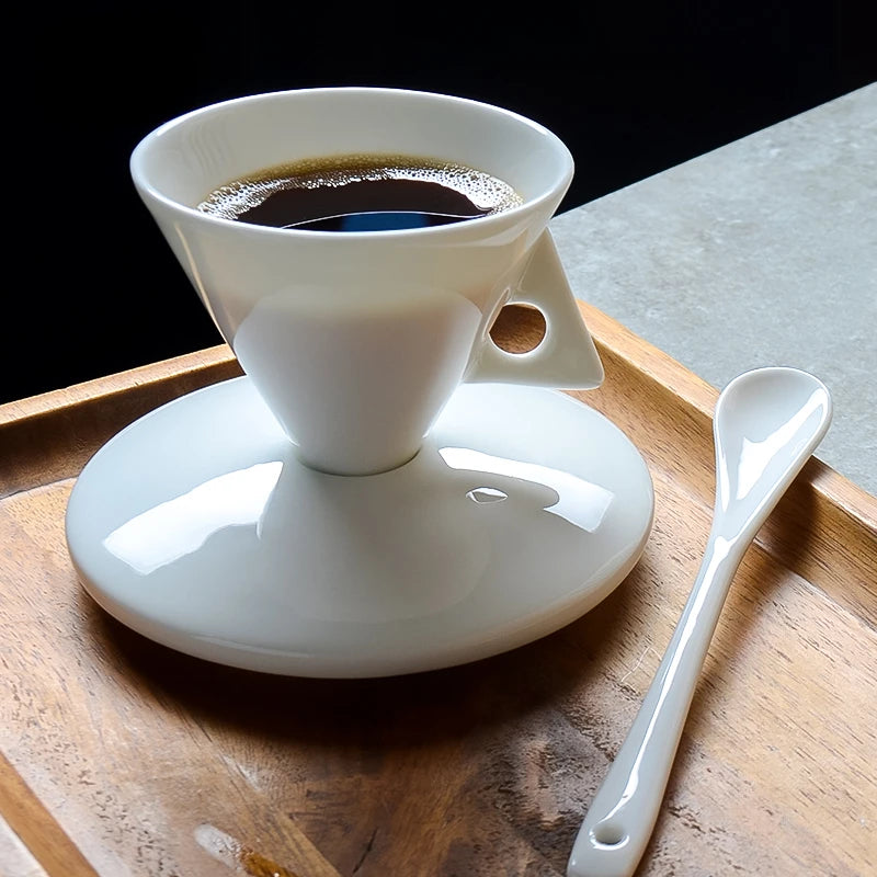 Ensemble tasse à expresso et soucoupe en porcelaine tendre