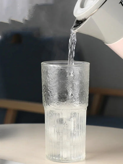 Gobelet en verre rayé de 600 ml avec thé - Couvercle et paille