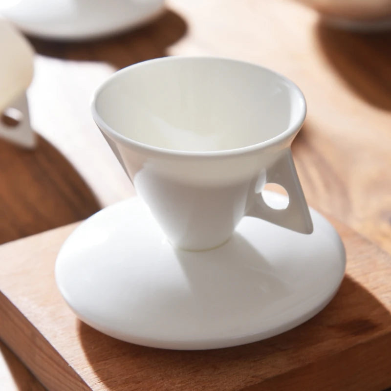 Ensemble tasse à expresso et soucoupe en porcelaine tendre