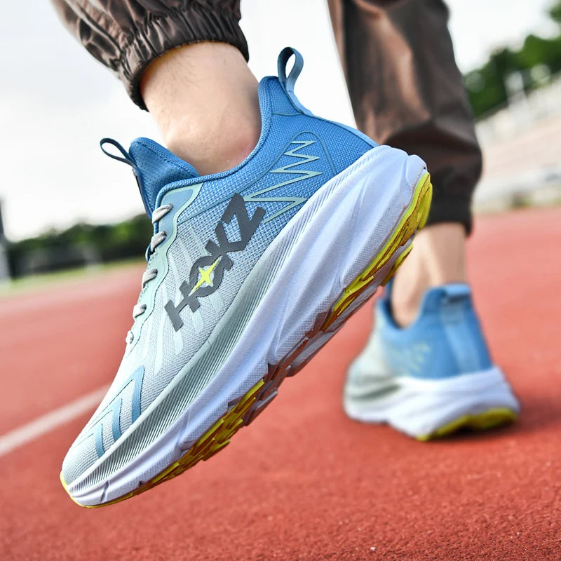 Wander- und Basketballschuhe für Herren und Damen