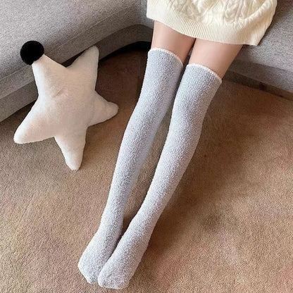 Chaussettes d'hiver au-dessus du genou en polaire corail